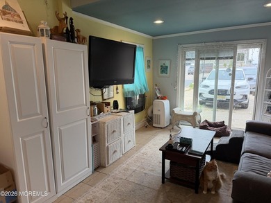 Waterfront Opportunity -- Minutes to the OPEN BAY! 3 Bed - 1 - photo 3