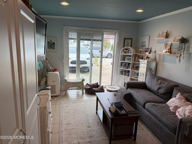 Waterfront Opportunity -- Minutes to the OPEN BAY! 3 Bed - 1 - photo 4
