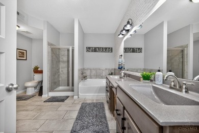 Experience luxury, comfort, & convenience in this stunning - photo 27