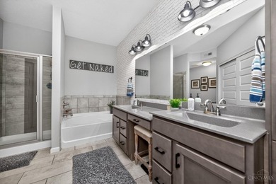 Experience luxury, comfort, & convenience in this stunning - photo 28