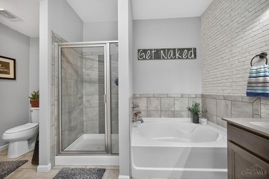 Experience luxury, comfort, & convenience in this stunning - photo 31