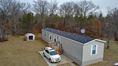 Live the lake life in this 2023 manufactured home just steps - photo 2