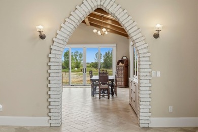 An exquisite custom estate where luxury, function, and serenity - photo 33