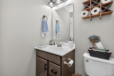 Experience luxury, comfort, & convenience in this stunning - photo 36