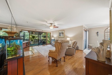Beautiful lakefront condo in serene setting, close to everything - photo 4