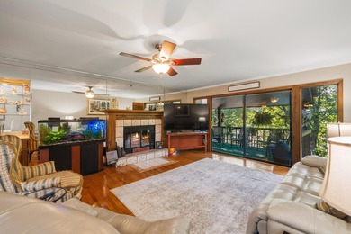 Beautiful lakefront condo in serene setting, close to everything - photo 6