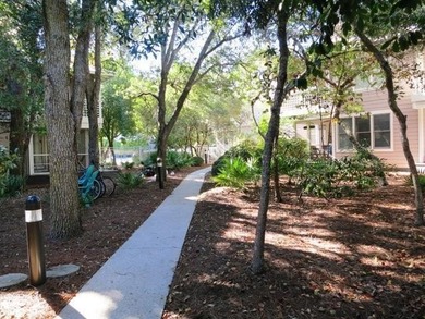 Discover the potential of this 3-bedroom, 3-bath condo located - photo 46