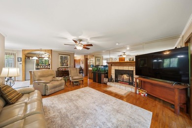 Beautiful lakefront condo in serene setting, close to everything - photo 7