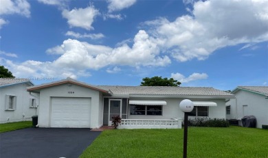 (private lake, pond, creek) Home For Sale in Plantation Florida