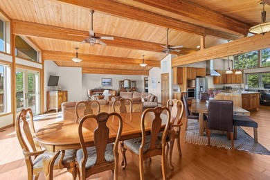 Discover custom living with breathtaking panoramic views of Lake - photo 17