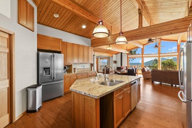 Discover custom living with breathtaking panoramic views of Lake - photo 22