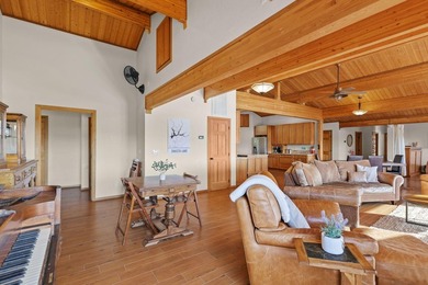 Discover custom living with breathtaking panoramic views of Lake - photo 26