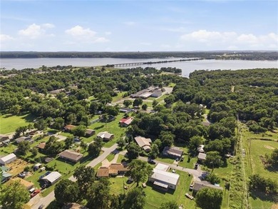 Beautiful brick home on a quiet corner lot, conveniently located - photo 28