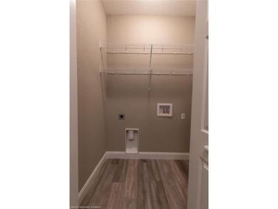 Like-New Luxury Lakefront Townhome - 4BR / 3.5BA / 3 Levels - - photo 29