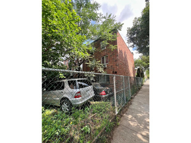The property at 466 E 179th St, Bronx, NY 10457-3202 is a DUPLEX - photo 3