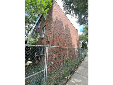 The property at 466 E 179th St, Bronx, NY 10457-3202 is a DUPLEX - photo 4