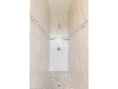 Like-New Luxury Lakefront Townhome - 4BR / 3.5BA / 3 Levels - - photo 46