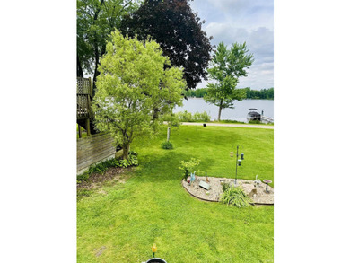 Charming newly renovated 3-bedroom lakefront home with - photo 7