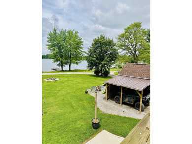 Charming newly renovated 3-bedroom lakefront home with - photo 8