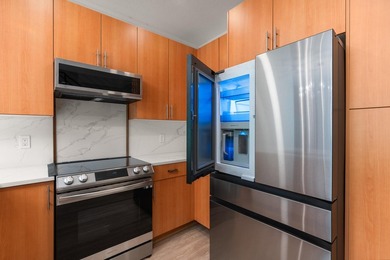 Welcome to 2543 NW 31st Court in Oakland Park, a beautifully - photo 8