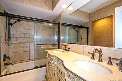 *FEELS LIKE A RANCH HOUSE* 1450 sq.ft. Open Floor Plan Unit - 1 - photo 21