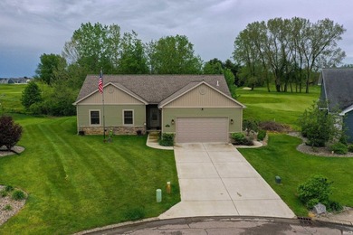 Incredible 3 bedroom ranch situated on a quiet cul-de-sac on the - photo 2