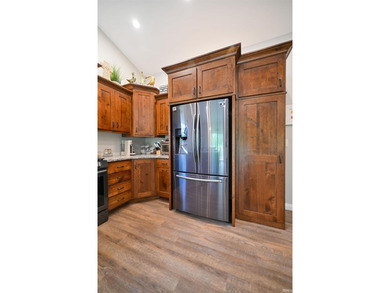 Incredible 3 bedroom ranch situated on a quiet cul-de-sac on the - photo 8