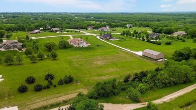 Incredible home on 3.5 acres in the highly sought-after - photo 9