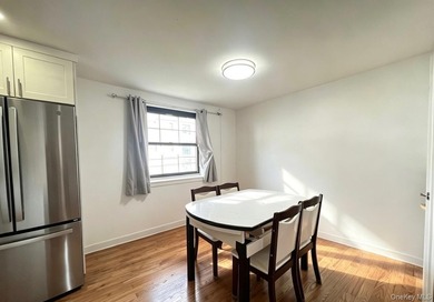 NO INTERVIEW / MOVE IN CONDITION/ Garden-Style 3 Bedroom Coop - photo 7