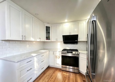 NO INTERVIEW / MOVE IN CONDITION/ Garden-Style 3 Bedroom Coop - photo 9