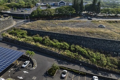 LOCATION! Conveniently located in Kailua-Kona town, close to all - photo 1