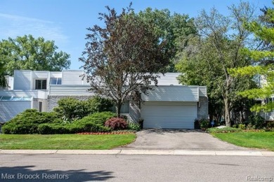 Lake Condo For Sale in Bloomfield Hills, Michigan