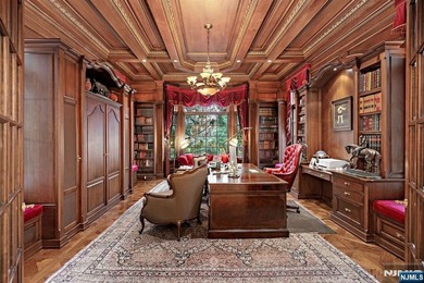 Introducing the Elden Manor - A breathtaking European-inspired - photo 10