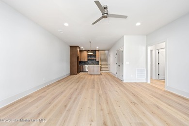 Positioned within White Oak Landing, this 5 bedroom, 3 bath lake - photo 20
