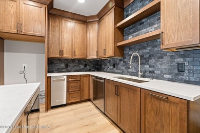 Positioned within White Oak Landing, this 5 bedroom, 3 bath lake - photo 24