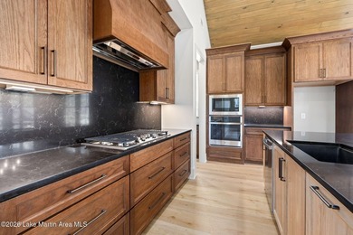 Positioned within White Oak Landing, this 5 bedroom, 3 bath lake - photo 30