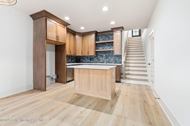 Positioned within White Oak Landing, this 5 bedroom, 3 bath lake - photo 31