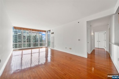 Welcome to the Shore, A breathtaking 23rd-FL condo offering - photo 6