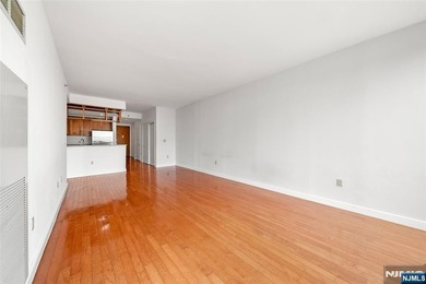 Welcome to the Shore, A breathtaking 23rd-FL condo offering - photo 10