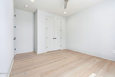 Positioned within White Oak Landing, this 5 bedroom, 3 bath lake - photo 47