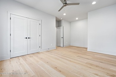 Positioned within White Oak Landing, this 5 bedroom, 3 bath lake - photo 49