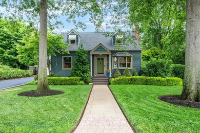 Timeless 1948 charm meets thoughtful modern living in this - photo 3