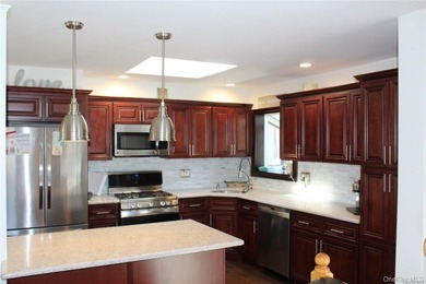 Immaculate Hi Ranch, Bright and Sunny Open Floor Plan, Granite / - photo 4