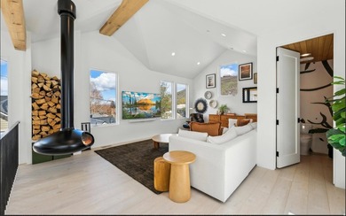 Perfect in Park City. This stunning three-bedroom, 3.5-bath - photo 11