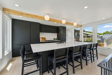 Perfect in Park City. This stunning three-bedroom, 3.5-bath - photo 14