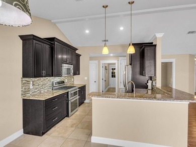 Centrally Located Home w/ Swimming Pool! Hidden Pines - photo 15