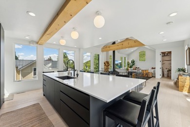 Perfect in Park City. This stunning three-bedroom, 3.5-bath - photo 17