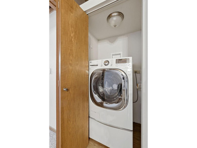 Located on a quiet street in the heart of the North Loop, you - photo 18