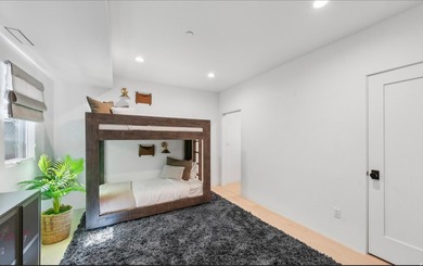 Perfect in Park City. This stunning three-bedroom, 3.5-bath - photo 25