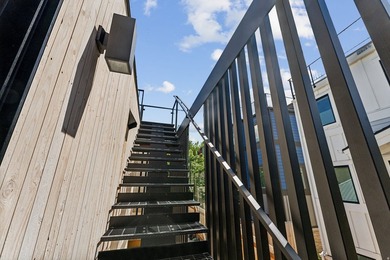 Perfect in Park City. This stunning three-bedroom, 3.5-bath - photo 28